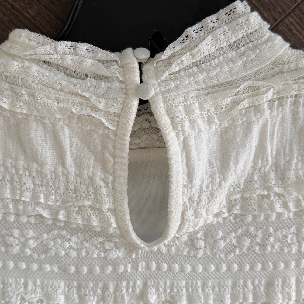 VILA White Textured Short Sleeve Blouse Medium - Picture 8 of 8